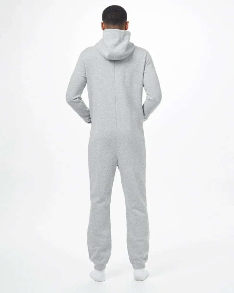 Onesie uniszex kezeslábas - világosszürke - férfi modellen teljes alakos - hátulról